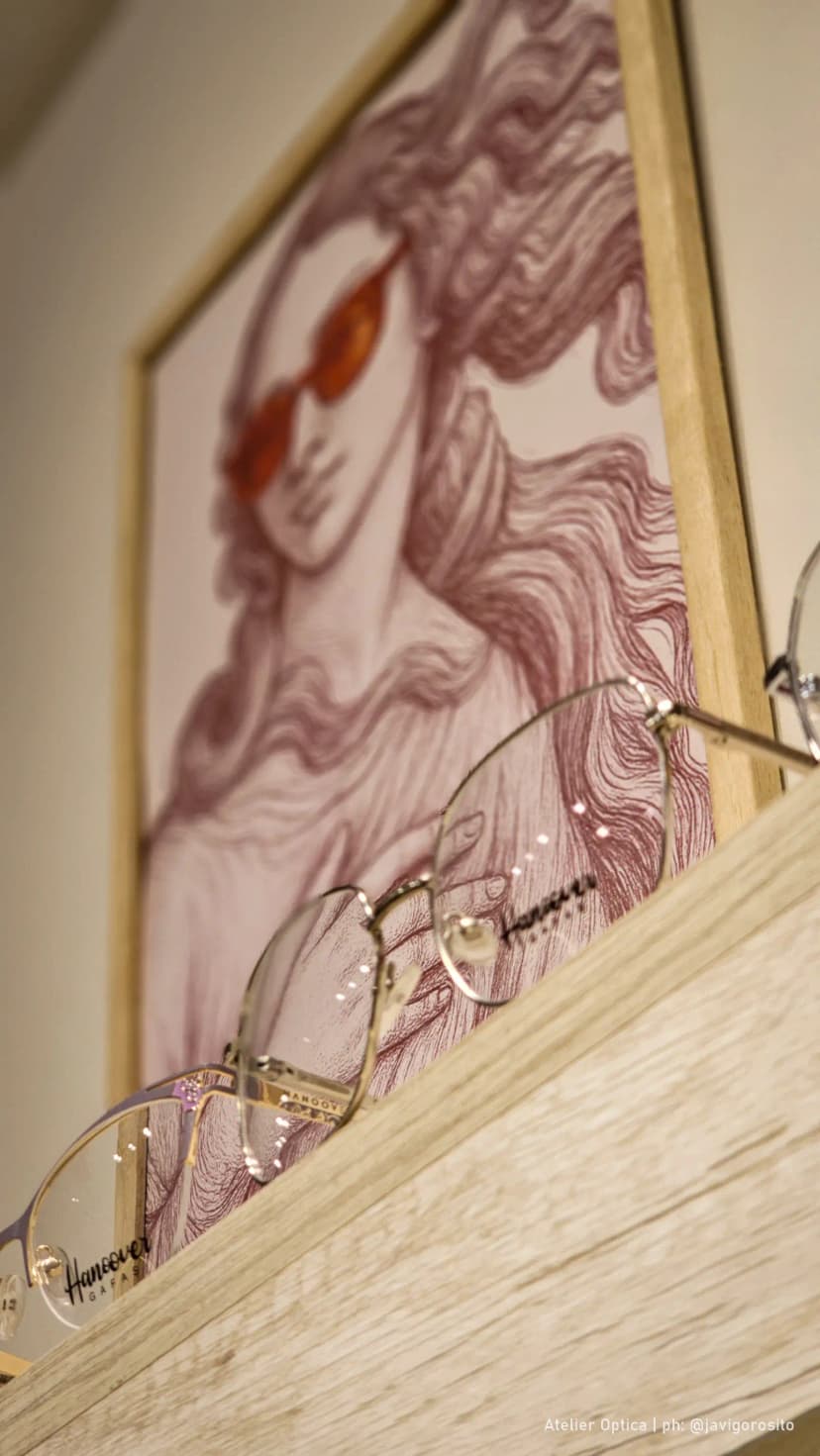 Cuadro del Nacimiento de Venus con lentes rojos y armazones Hanover